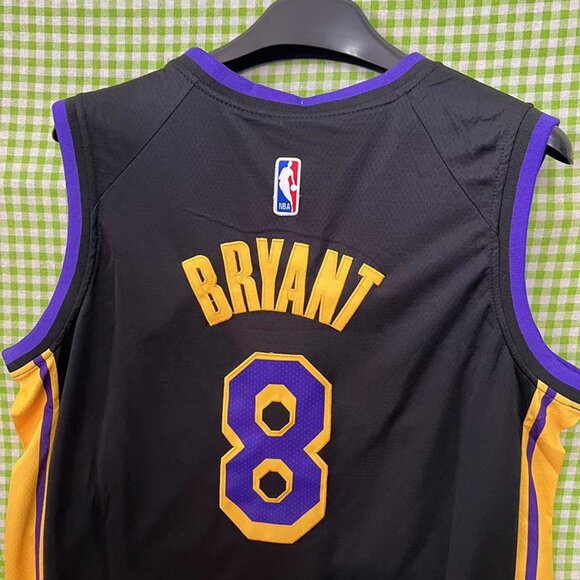 Nike Los Angeles Lakers #8 Kobe Bryant Black Black Mamba Swingman Jersey - Picture 5 of 6